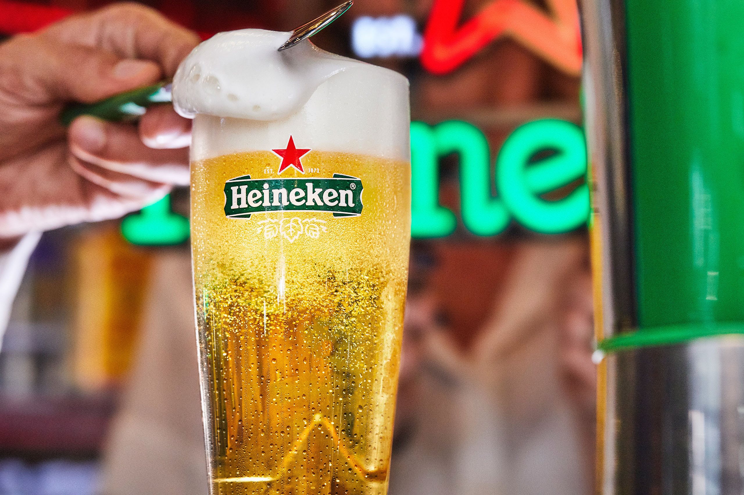 Heineken Fresh Draught Beer 2560X1705